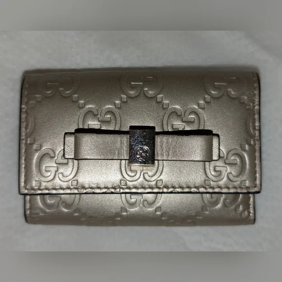 GUCCI Guccissima Leather 6 Rings Key Case Ribbon Gold GG Logo EUC - Picture 1 of 16